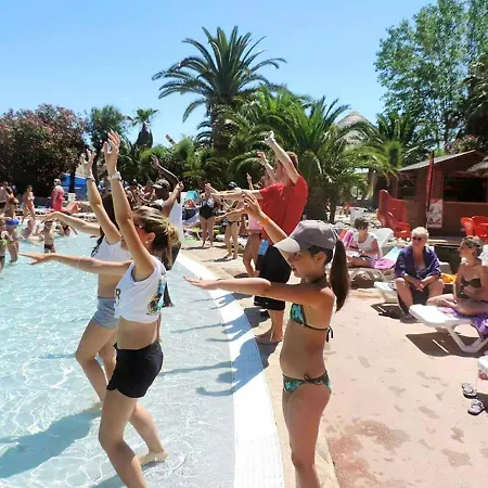 Дом отдыха Bungalow De 2 Chambres A Agde A 700 M De La Plage Avec Piscine Partagee Et Jardin Amenage Агд